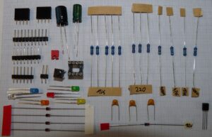Bauteile für die Bestückung der Platine "Attiny-Programmer 400"