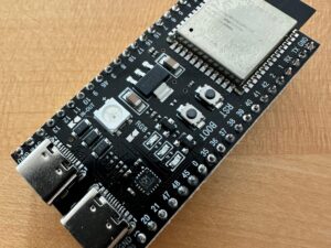 ESP32-S3-WROOM-1