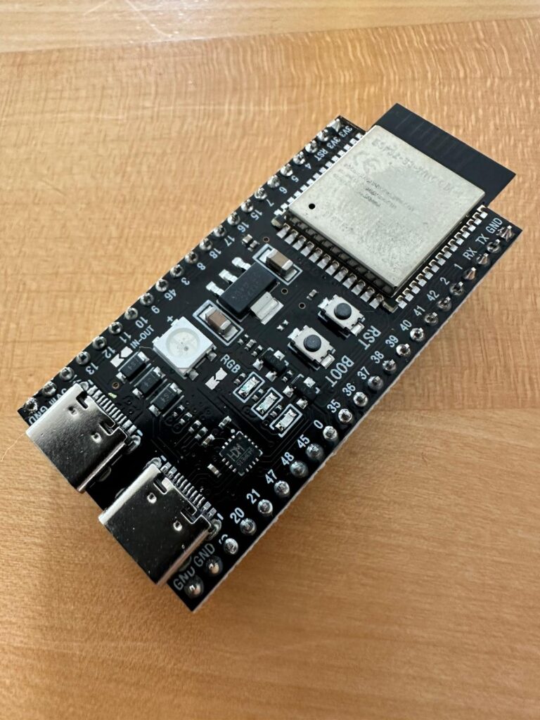 ESP32-S3-WROOM-1
